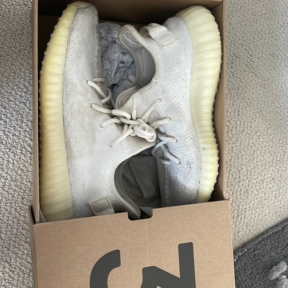 Yeezy 350 v2 cream white